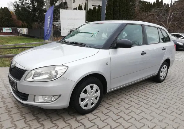 skoda fabia Skoda Fabia cena 15900 przebieg: 208000, rok produkcji 2011 z Piastów